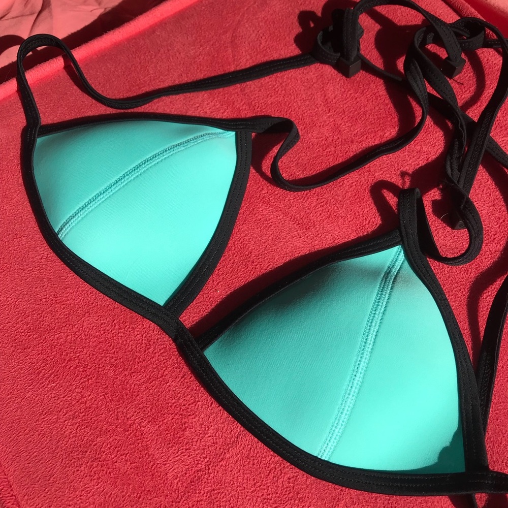 Triangl bikini top